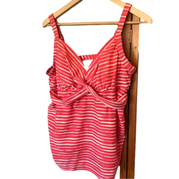 Ava & Viv tankini bathing suit swim top. Coral and white. Size 16W. - Picture 1 of 4
